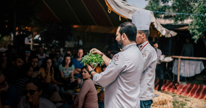 chefs educating incentive travel attendees on sustainable eating